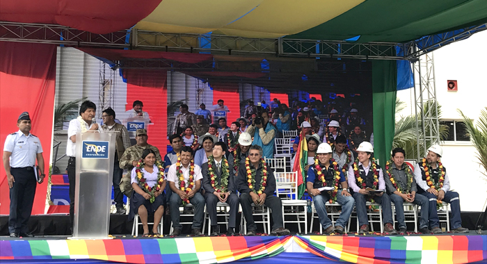 1516263428927276.jpg 莫拉萊斯總統(tǒng)發(fā)表講話.jpg