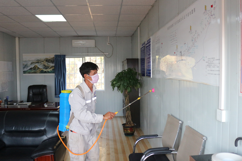 消毒辦公室.張琳琳攝.JPG