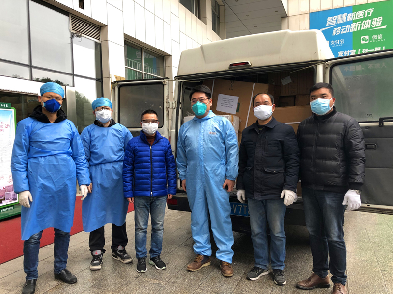 附件4 救援物資抵達武漢大學中南醫(yī)院.jpg