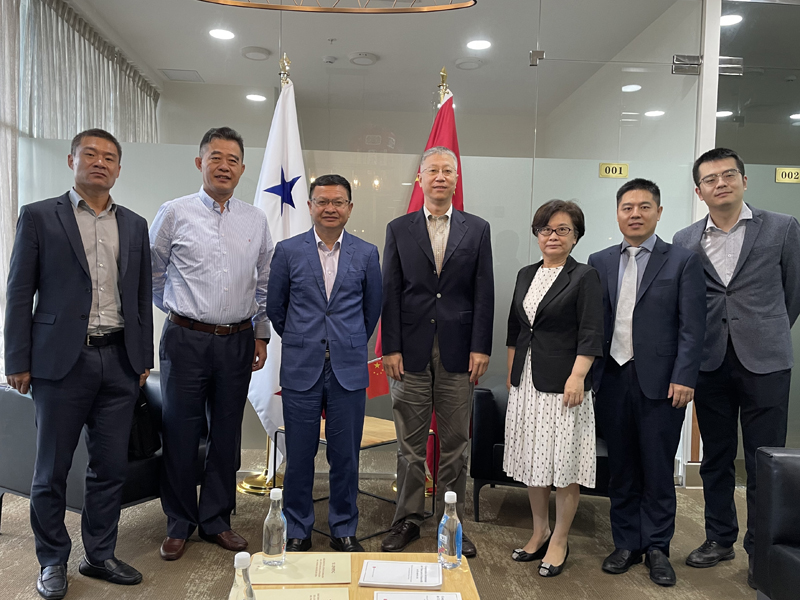 拜會中國駐巴拿馬大使魏強.jpg