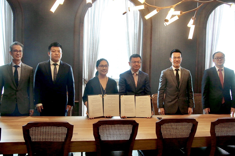簽約完成.jpg