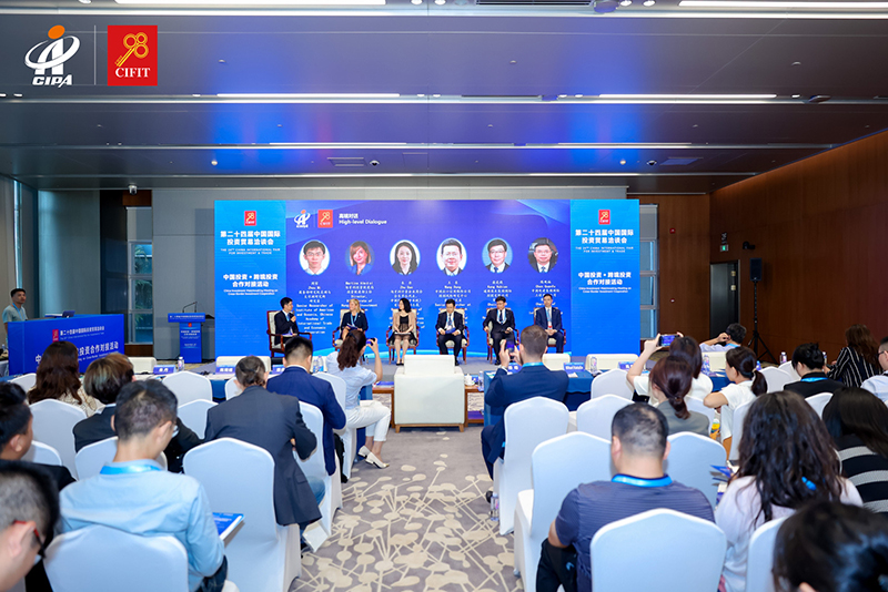 陳觀福代表中國(guó)電建參加第二十四屆中國(guó)國(guó)際貿(mào)易投資洽談會(huì) (4).jpg