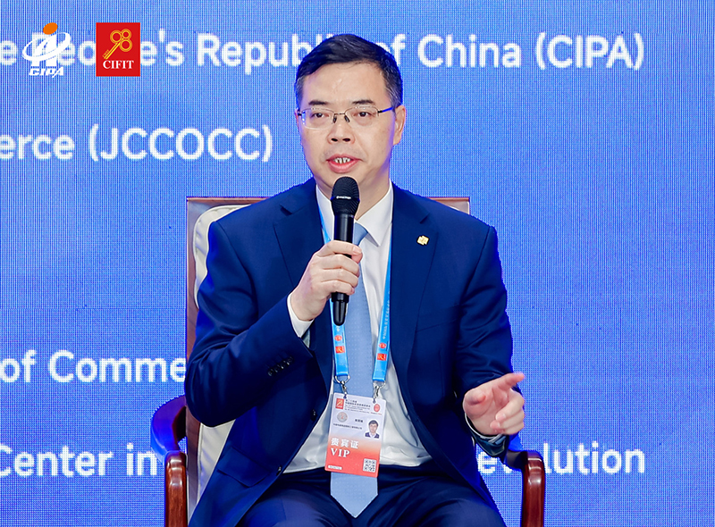 陳觀福代表中國(guó)電建參加第二十四屆中國(guó)國(guó)際貿(mào)易投資洽談會(huì) (3).jpg