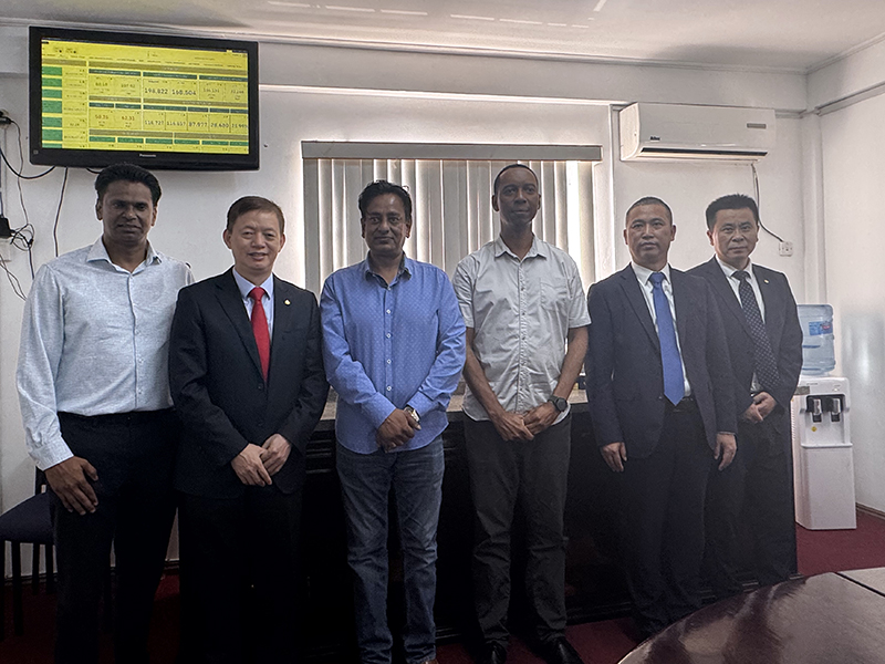 6. 張國來一行與圭亞那電力公司負(fù)責(zé)人會晤.jpg